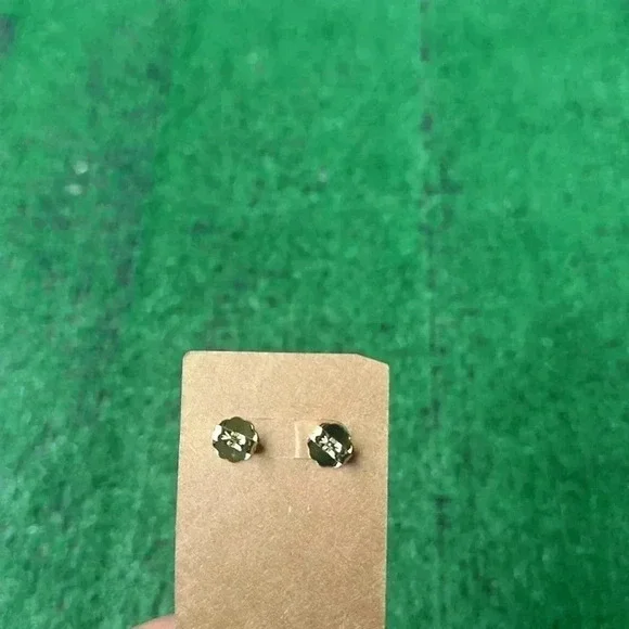 Roxanne Assoulin - Picture 3 of 3